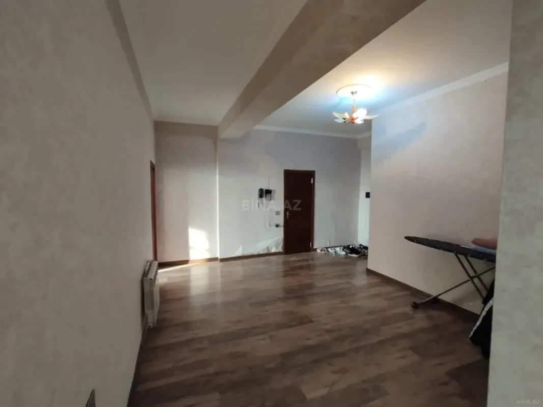 Kirayə verilir 2 otaqlı mənzil 92 m²