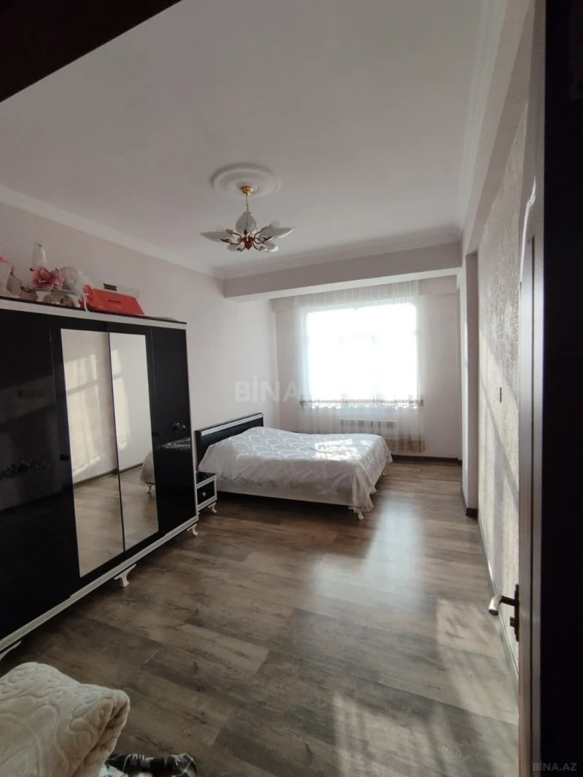 Kirayə verilir 2 otaqlı mənzil 92 m²