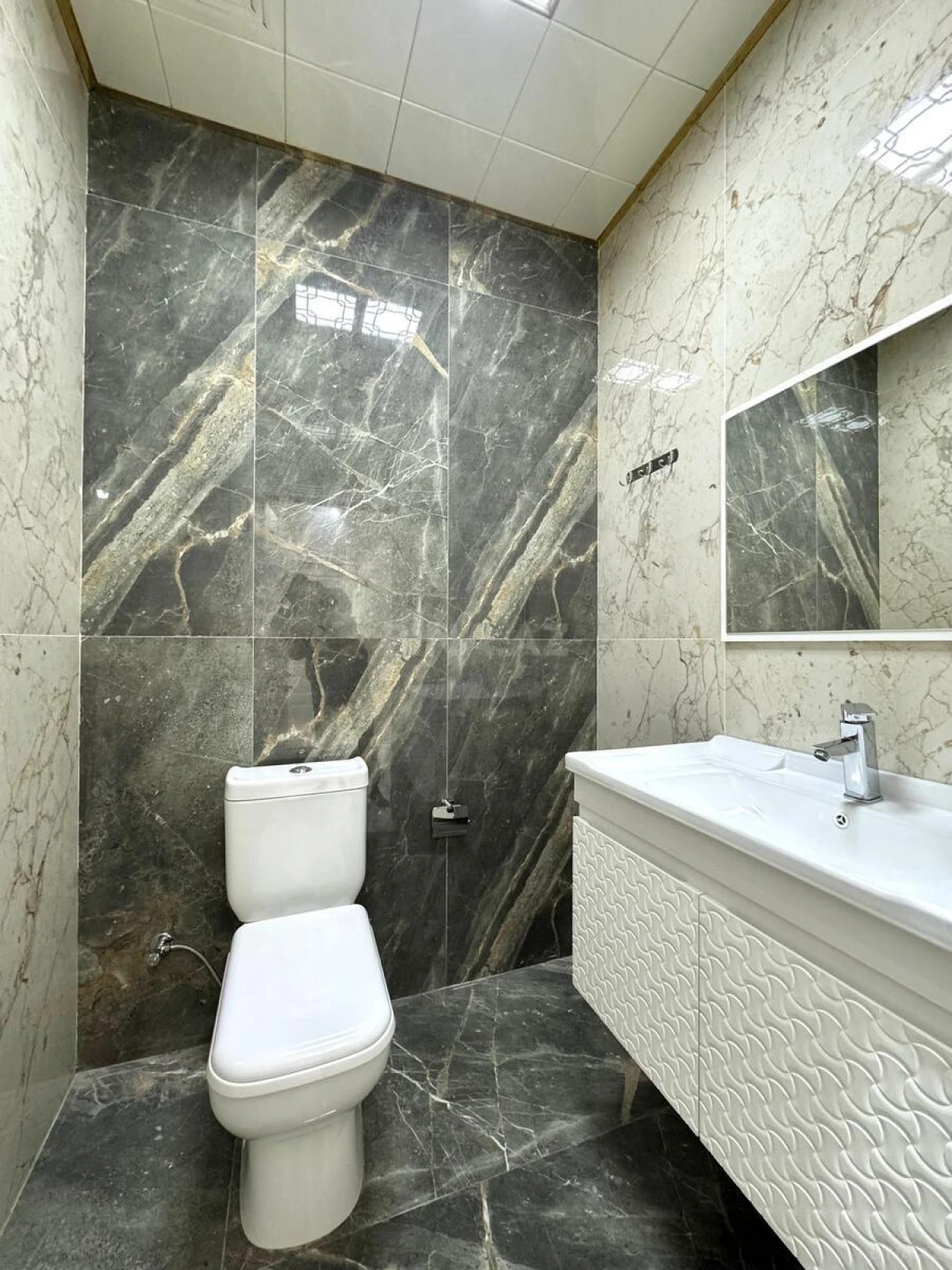 Satılır 2 otaqlı mənzil 62 m²