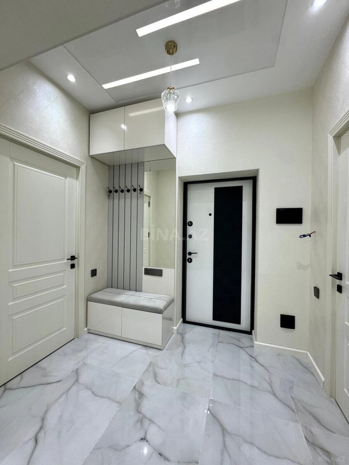 Satılır 2 otaqlı mənzil 62 m²