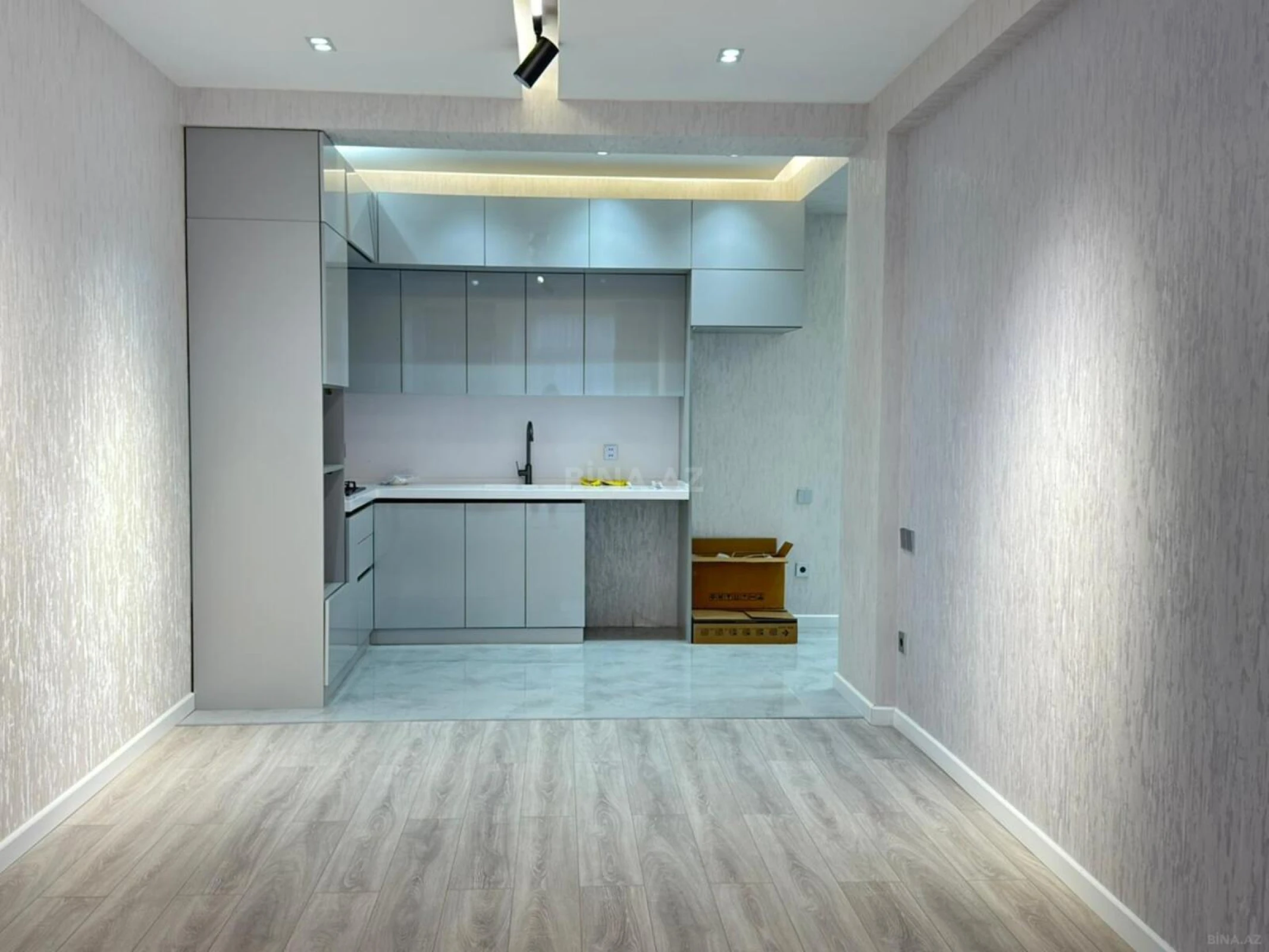 Satılır 2 otaqlı mənzil 76 m²