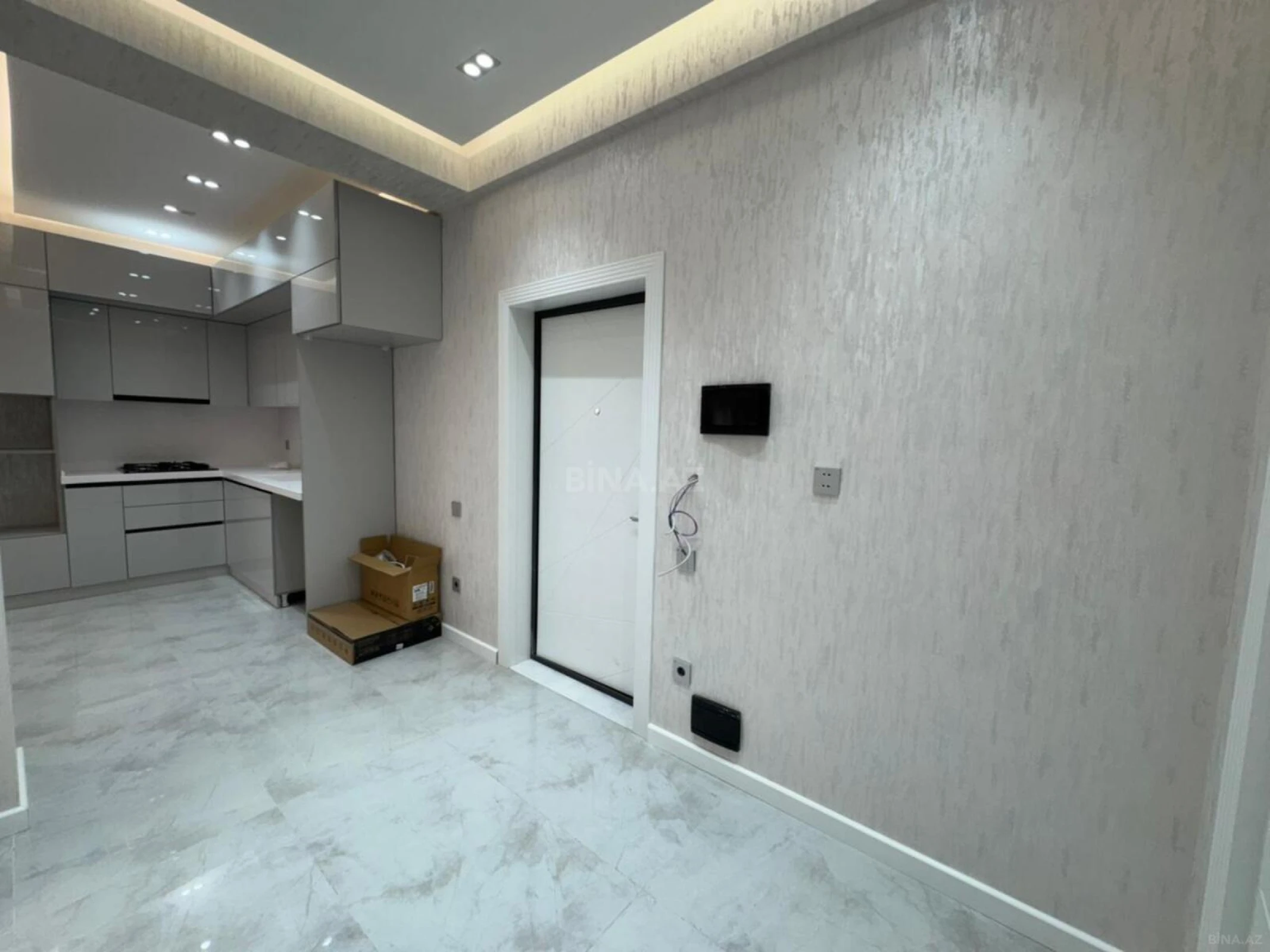 Satılır 2 otaqlı mənzil 76 m²