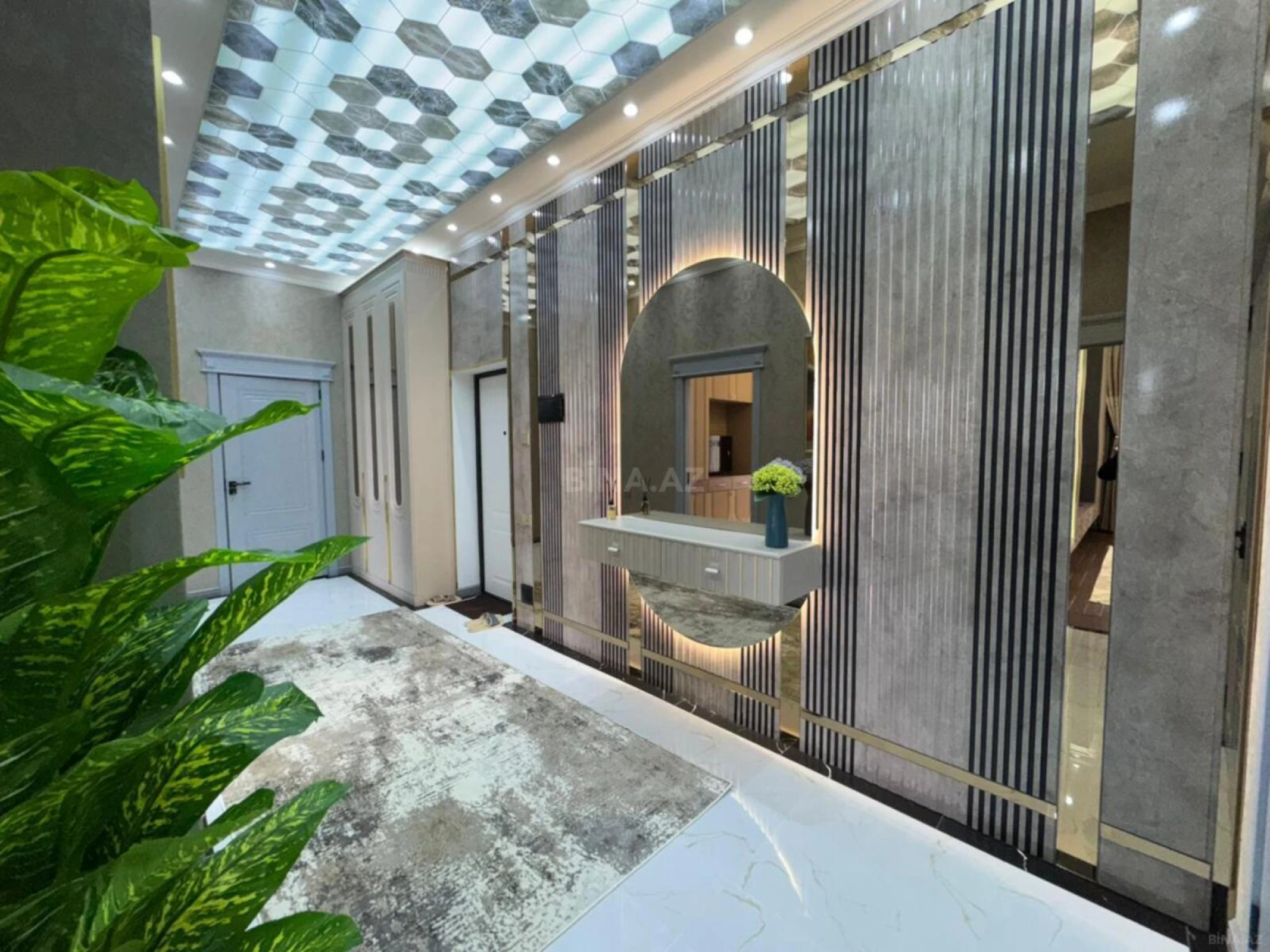 Satılır 3 otaqlı mənzil 106 m²