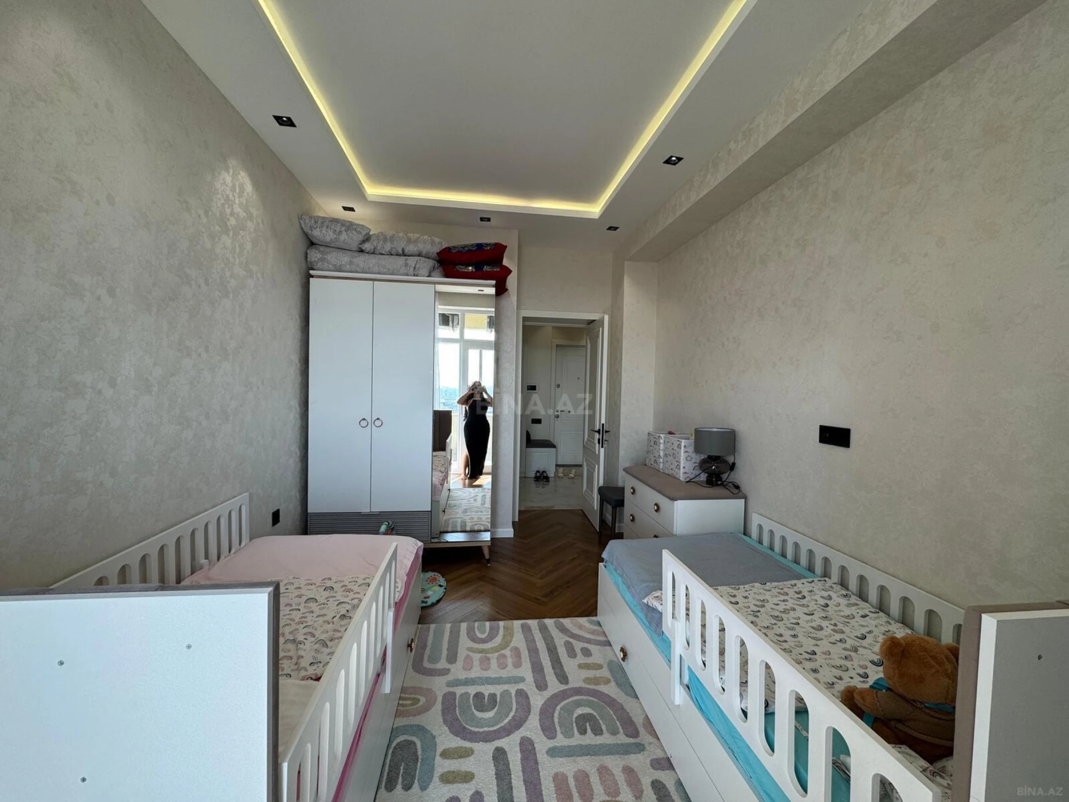 Satılır 3 otaqlı mənzil 97 m²