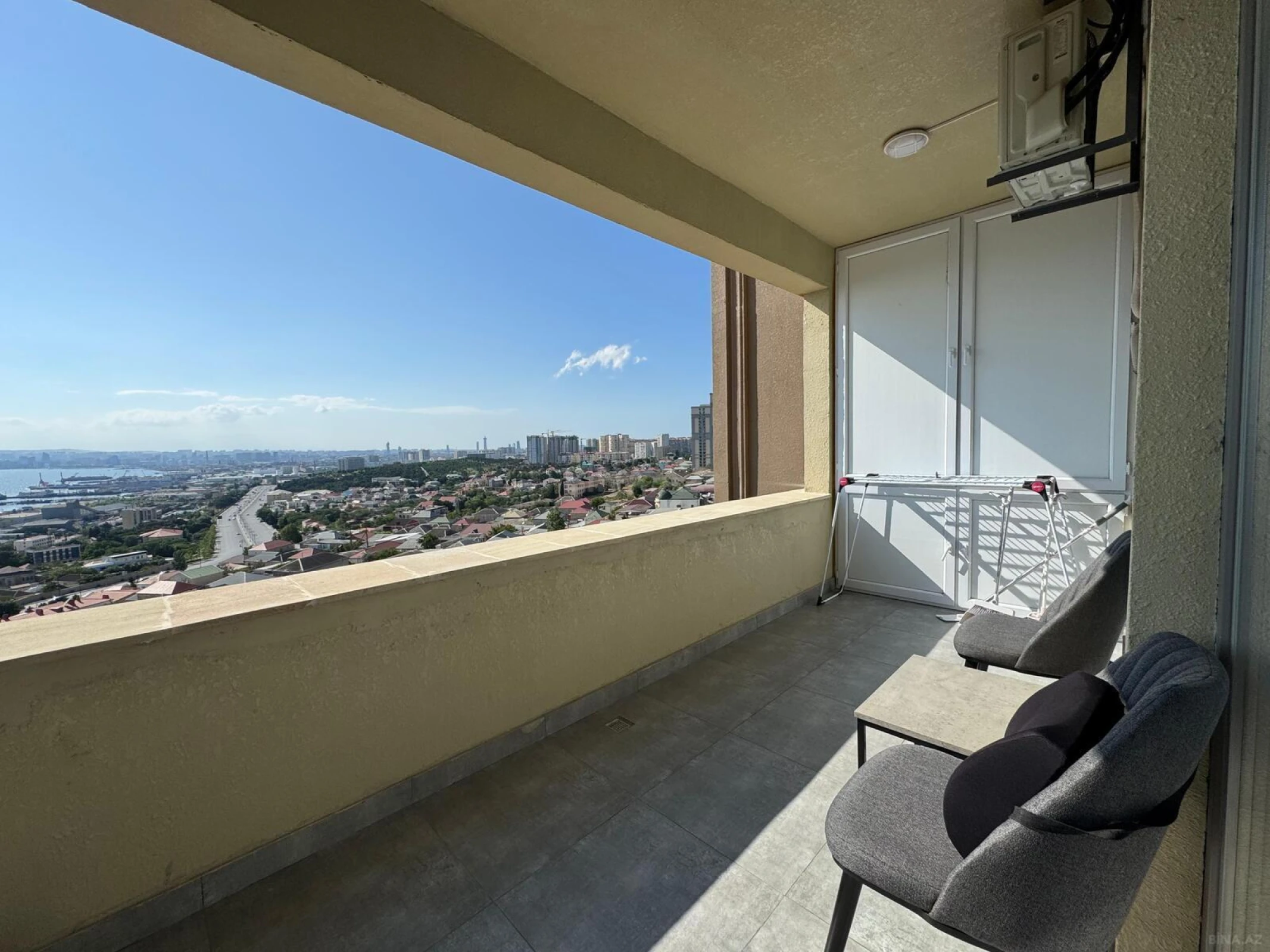 Satılır 3 otaqlı mənzil 97 m²