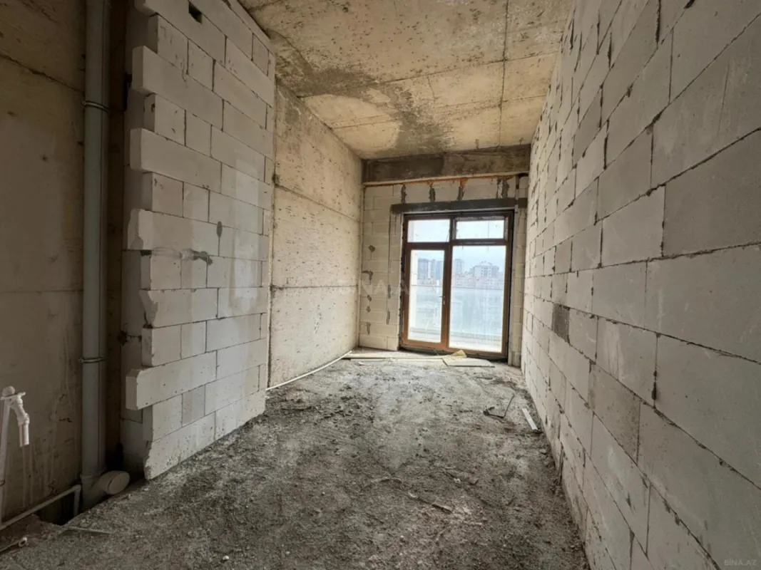 Satılır 2 otaqlı mənzil 83 m²