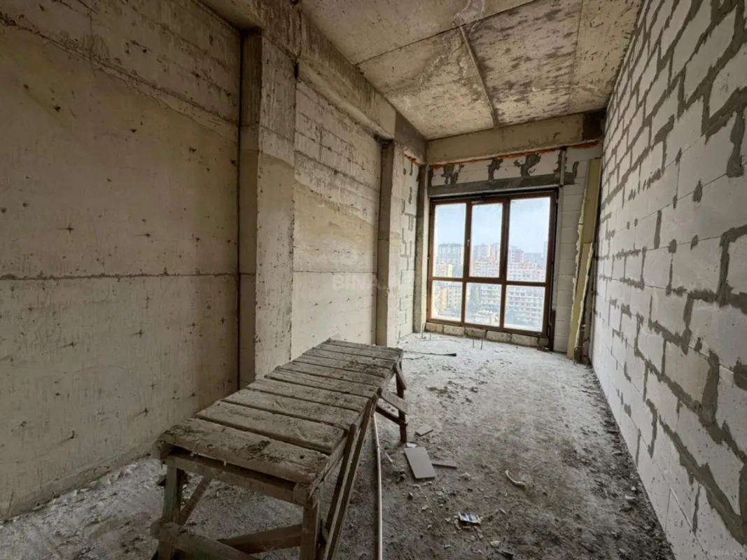 Satılır 2 otaqlı mənzil 86 m²