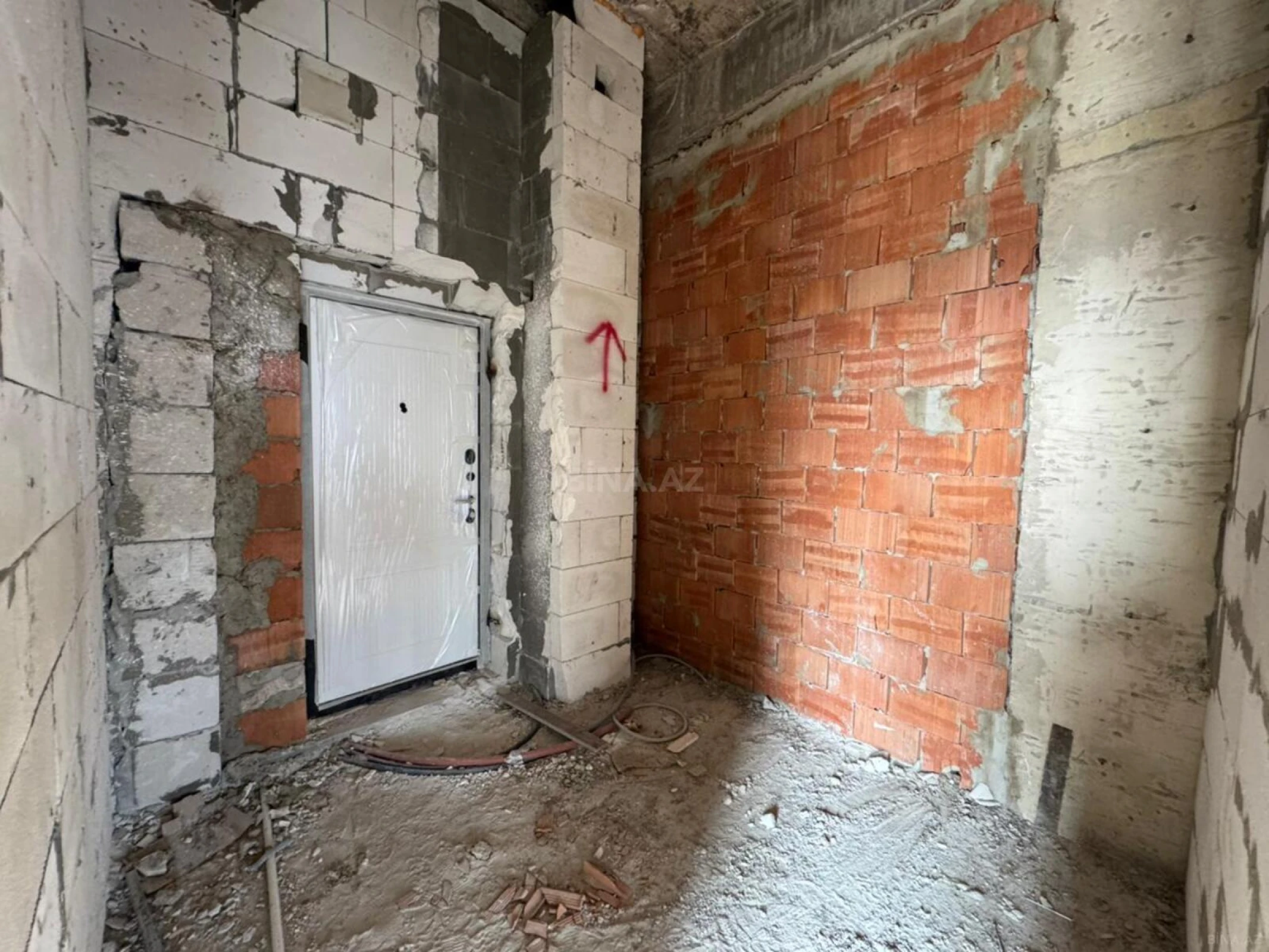 Satılır 2 otaqlı mənzil 86 m²