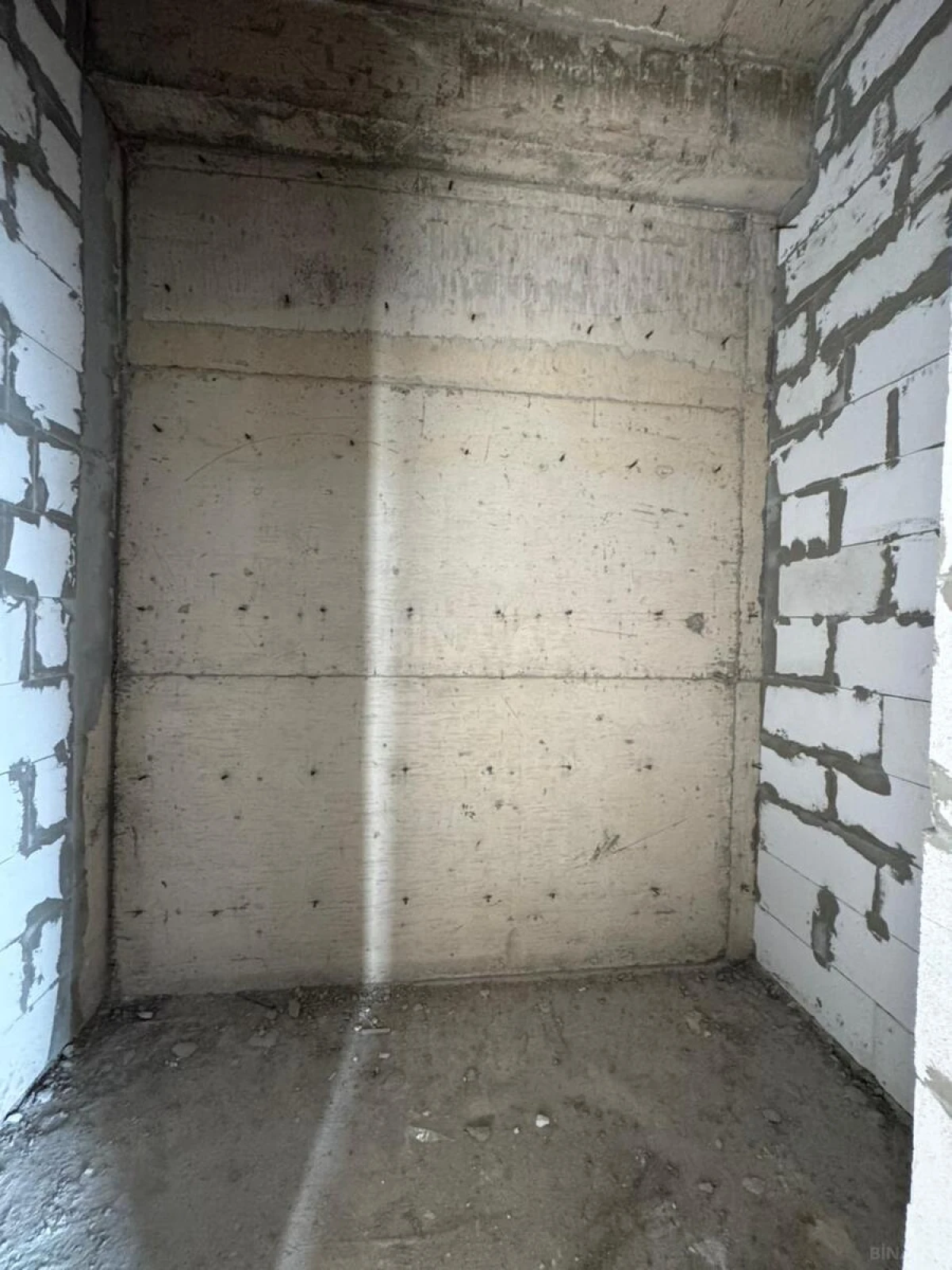 Satılır 2 otaqlı mənzil 86 m²