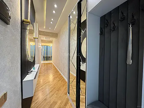Satılır 2 otaqlı mənzil 90 m²