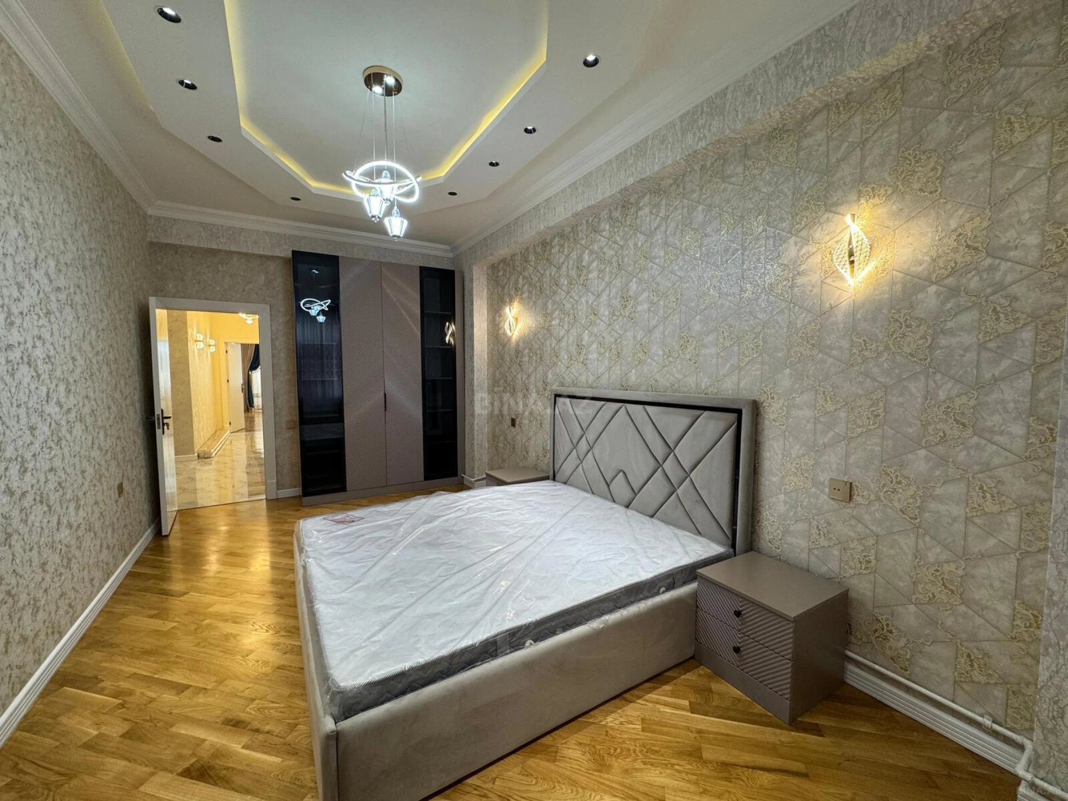 Satılır 2 otaqlı mənzil 90 m²