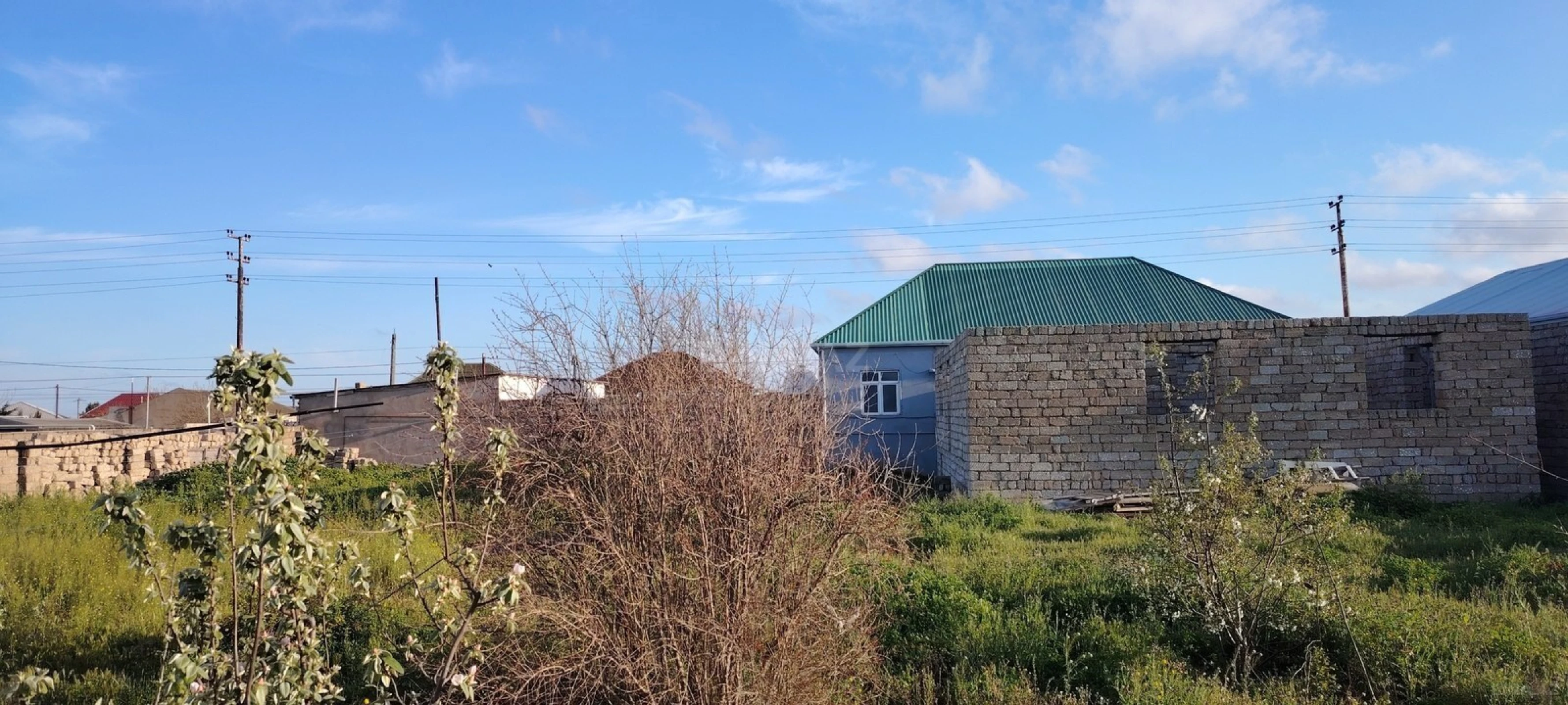 Satılır 4 otaqlı həyət evi 100 m²