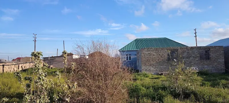 Satılır 4 otaqlı həyət evi 100 m²