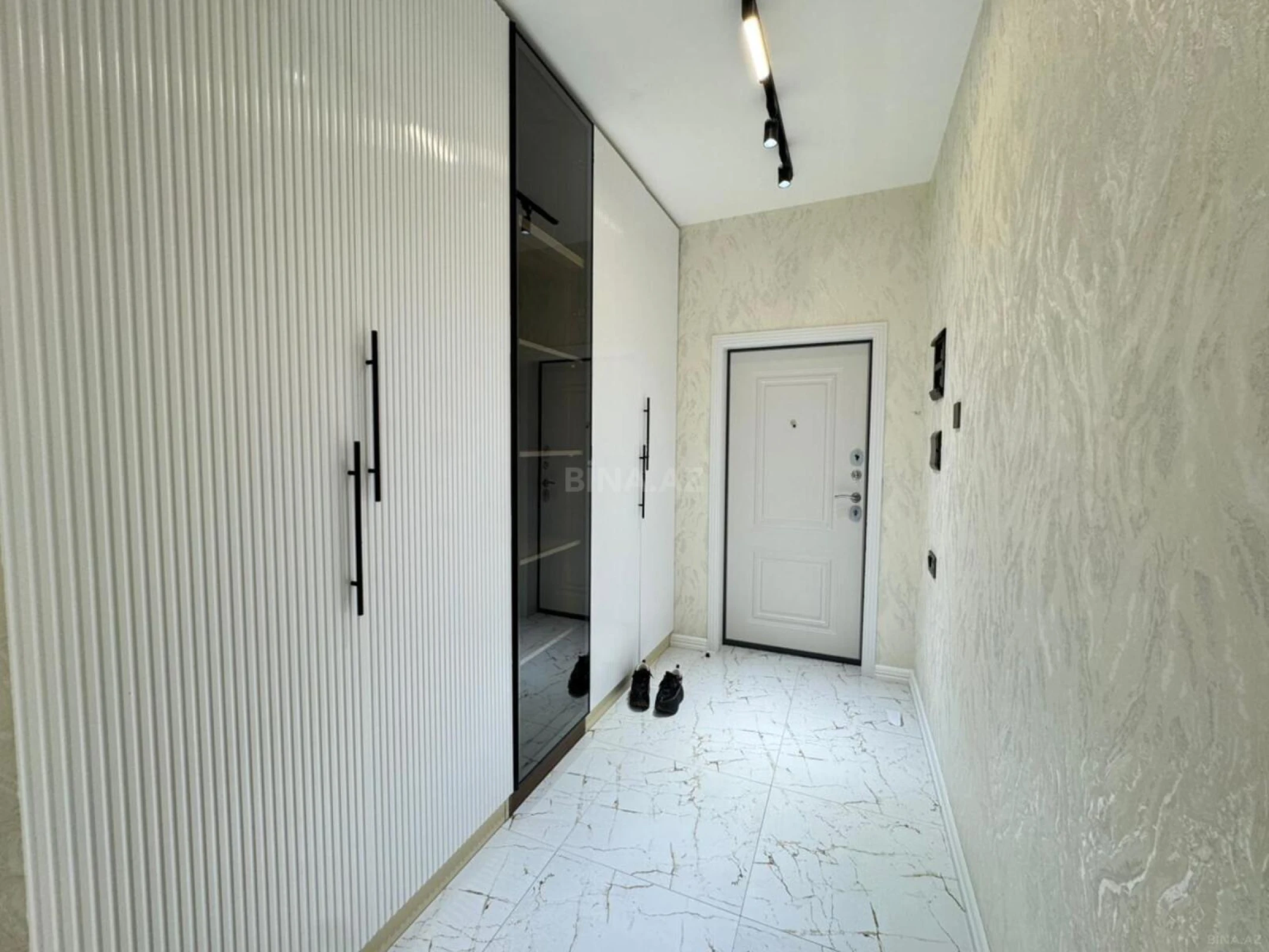 Satılır 2 otaqlı mənzil 90 m²