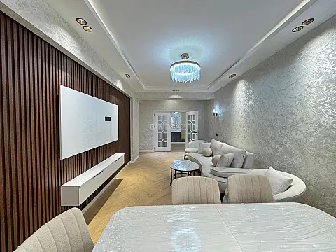 Satılır 2 otaqlı mənzil 90 m²
