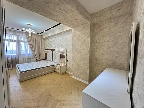 Satılır 2 otaqlı mənzil 90 m²