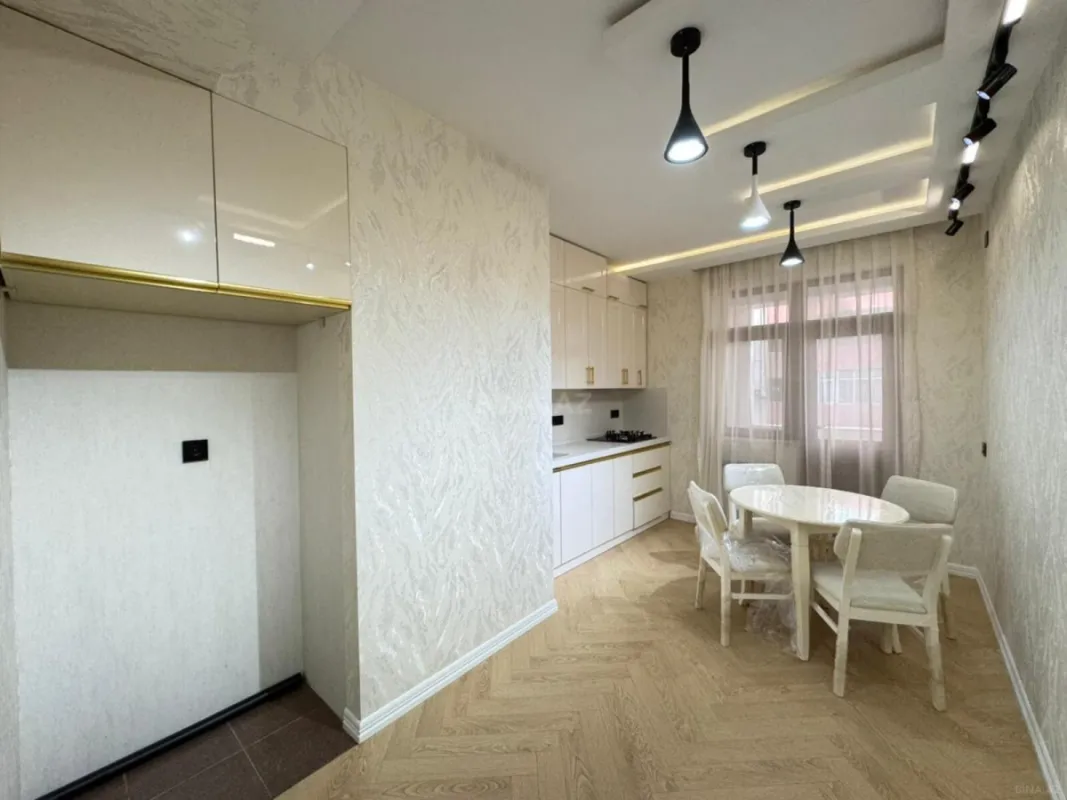 Satılır 2 otaqlı mənzil 90 m²