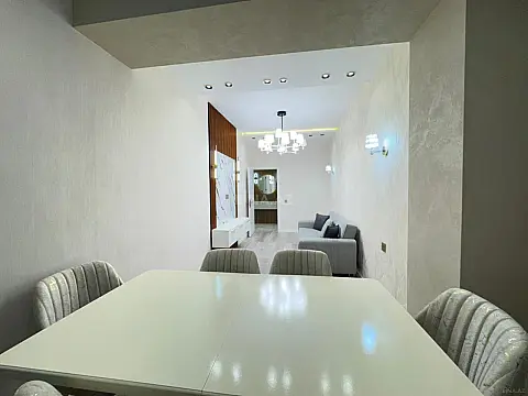 Satılır 2 otaqlı mənzil 78 m²