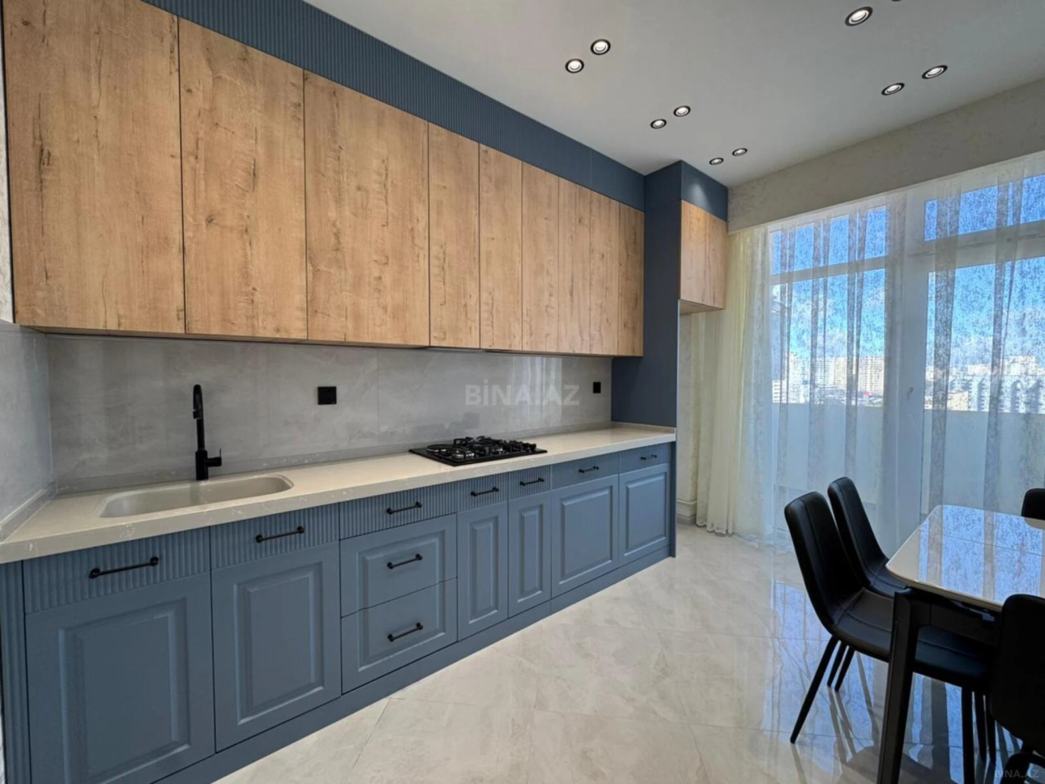 Satılır 2 otaqlı mənzil 83 m²