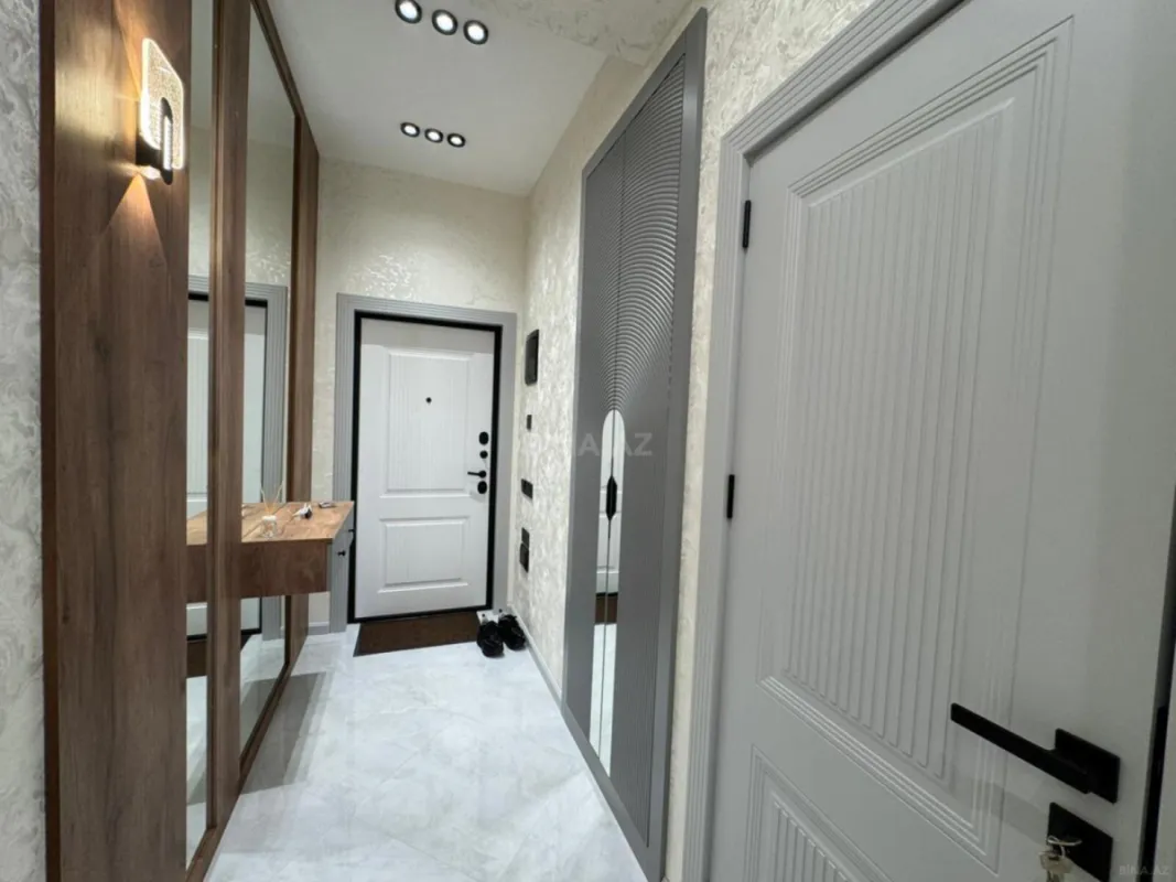 Satılır 2 otaqlı mənzil 83 m²