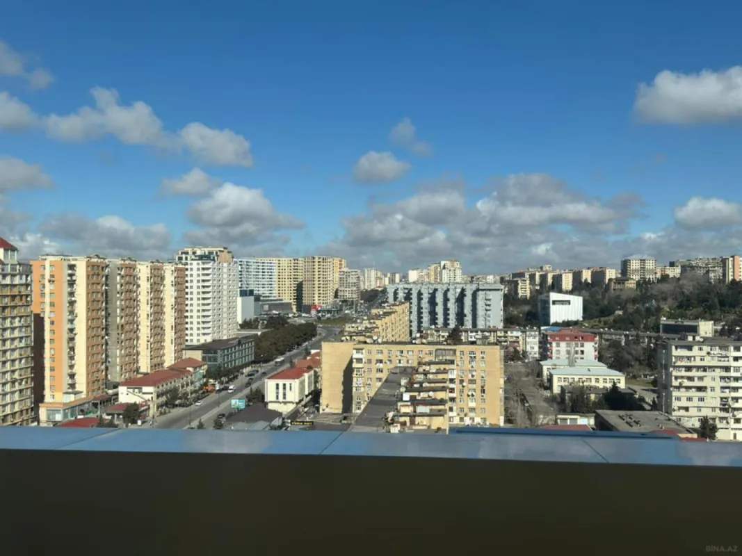 Satılır 2 otaqlı mənzil 83 m²
