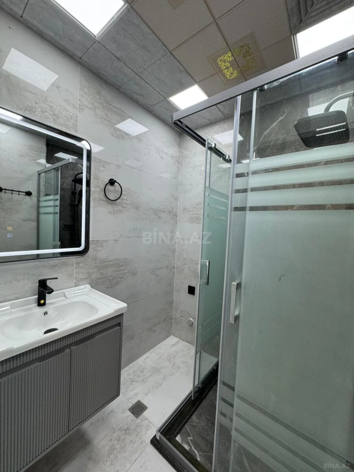 Satılır 4 otaqlı mənzil 75 m²