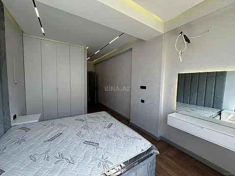 Satılır 4 otaqlı mənzil 141 m²
