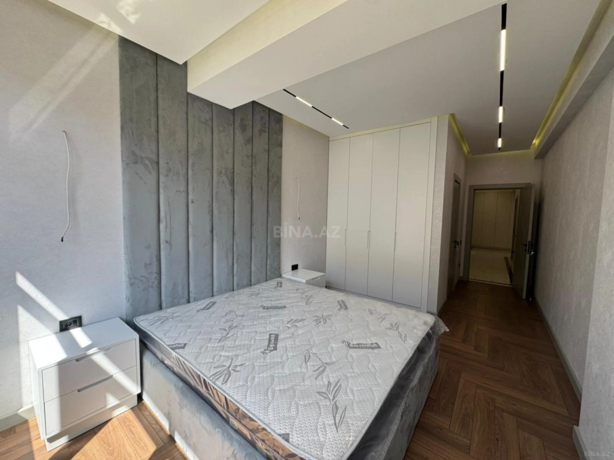 Satılır 4 otaqlı mənzil 141 m²