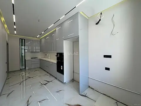 Satılır 4 otaqlı mənzil 141 m²