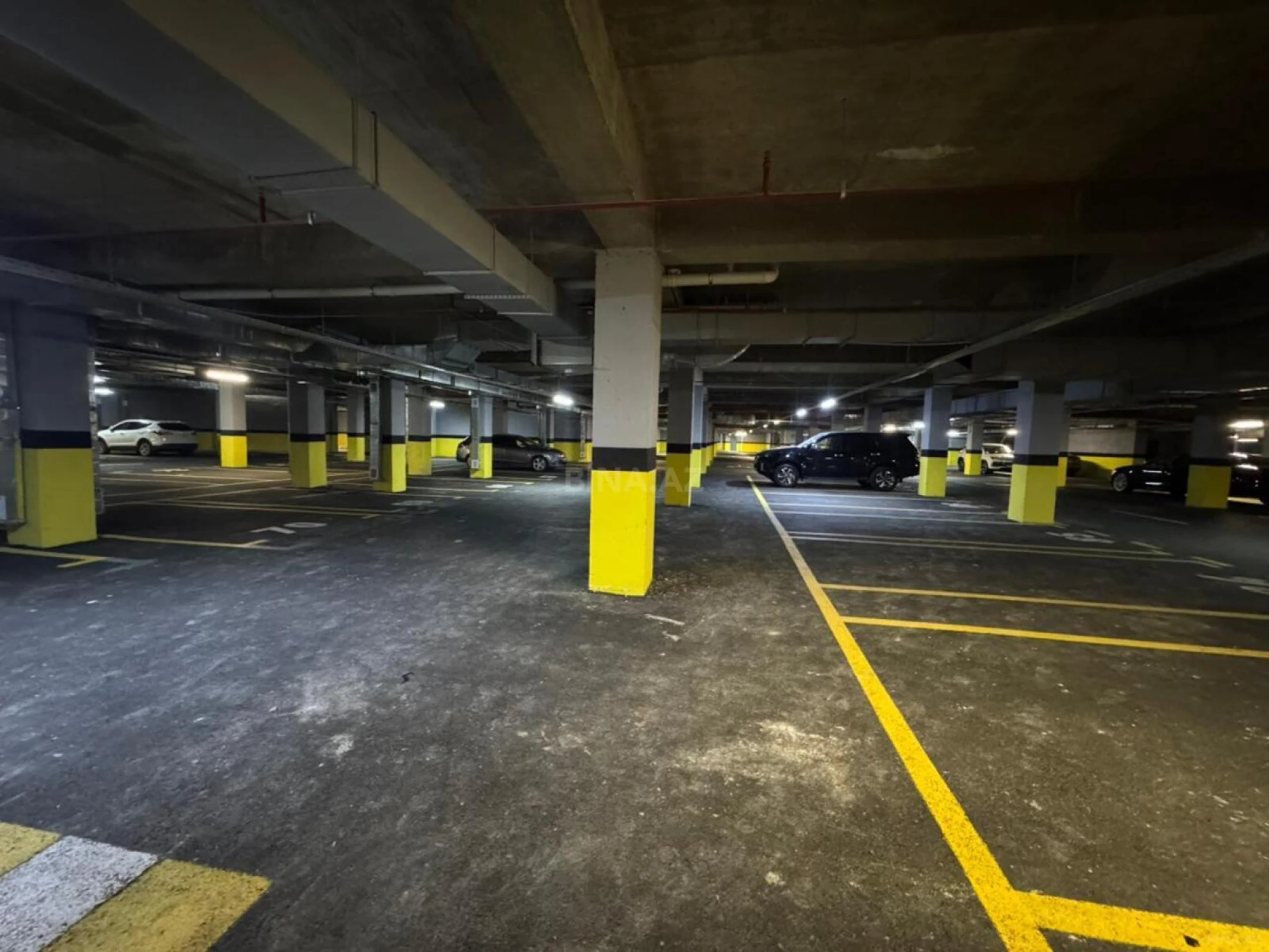 Satılır 3 otaqlı mənzil 147 m²