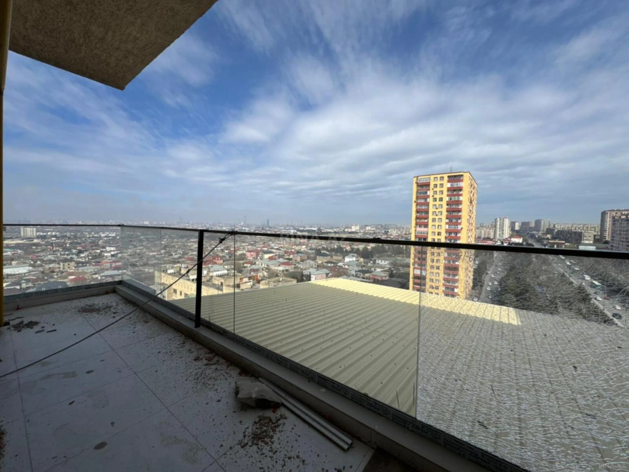 Satılır 3 otaqlı mənzil 110 m²