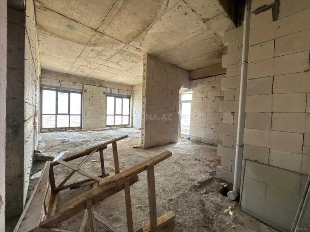 Satılır 3 otaqlı mənzil 110 m²