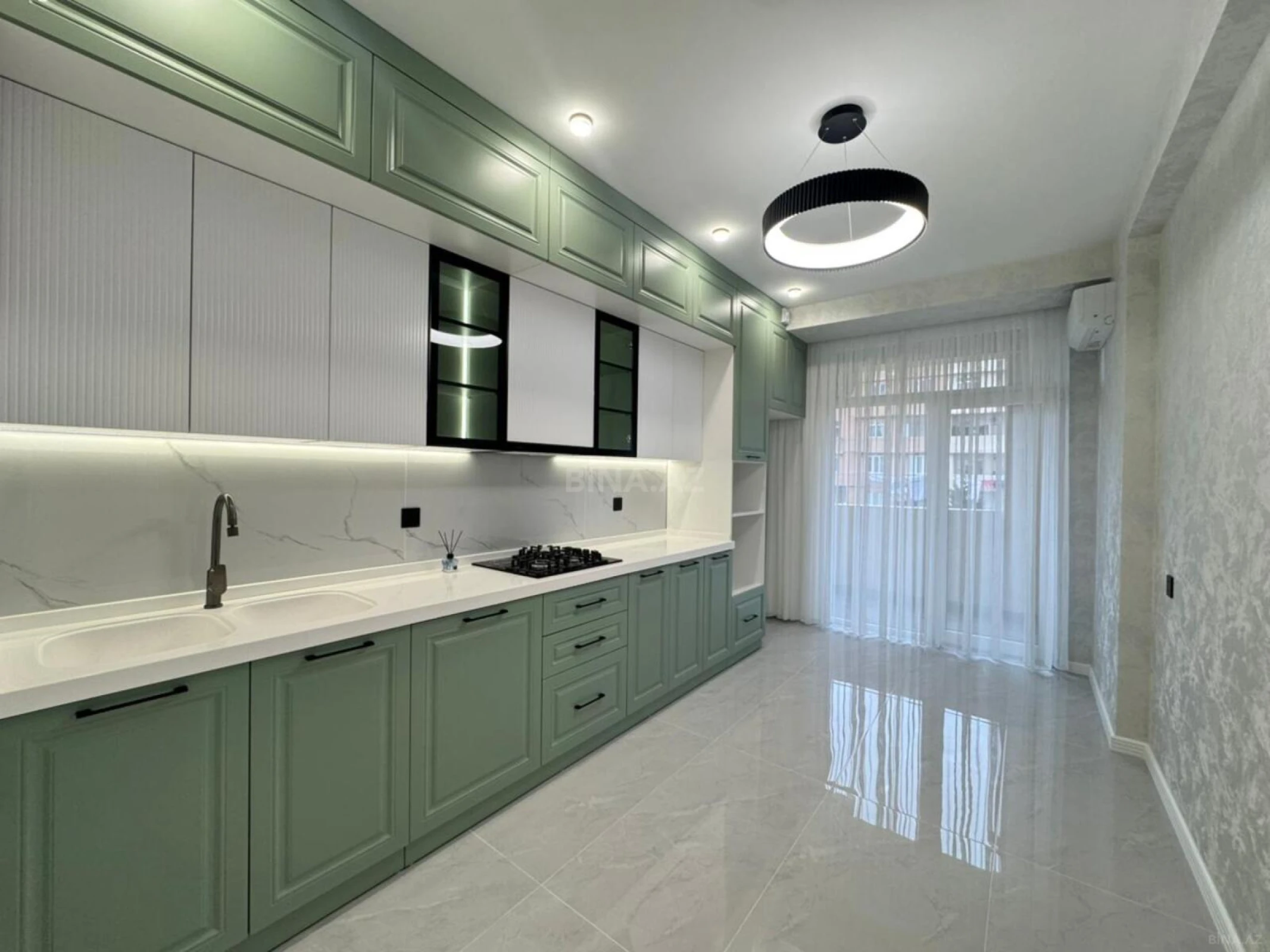 Satılır 3 otaqlı mənzil 105 m²