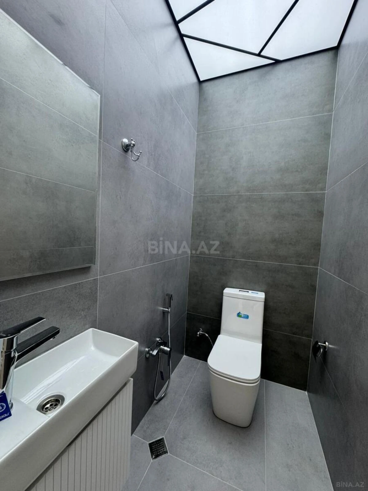 Satılır 3 otaqlı mənzil 105 m²