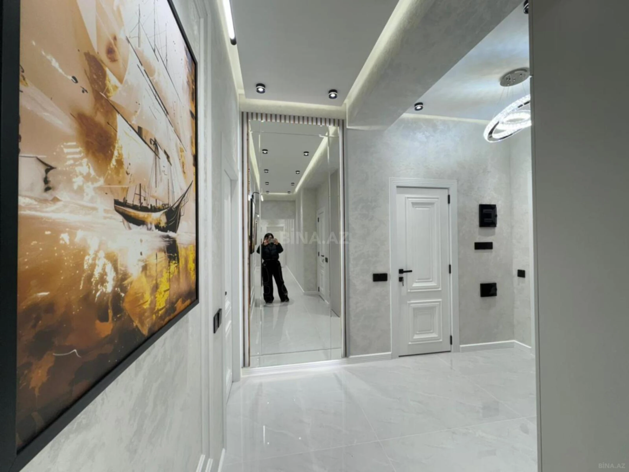 Satılır 3 otaqlı mənzil 105 m²