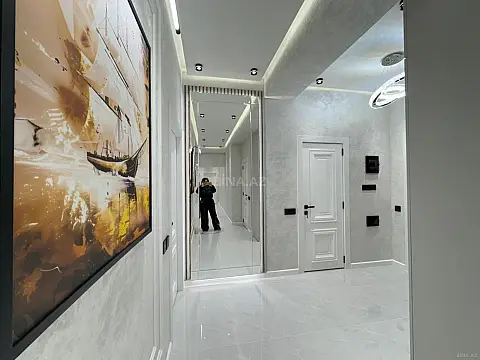 Satılır 3 otaqlı mənzil 105 m²