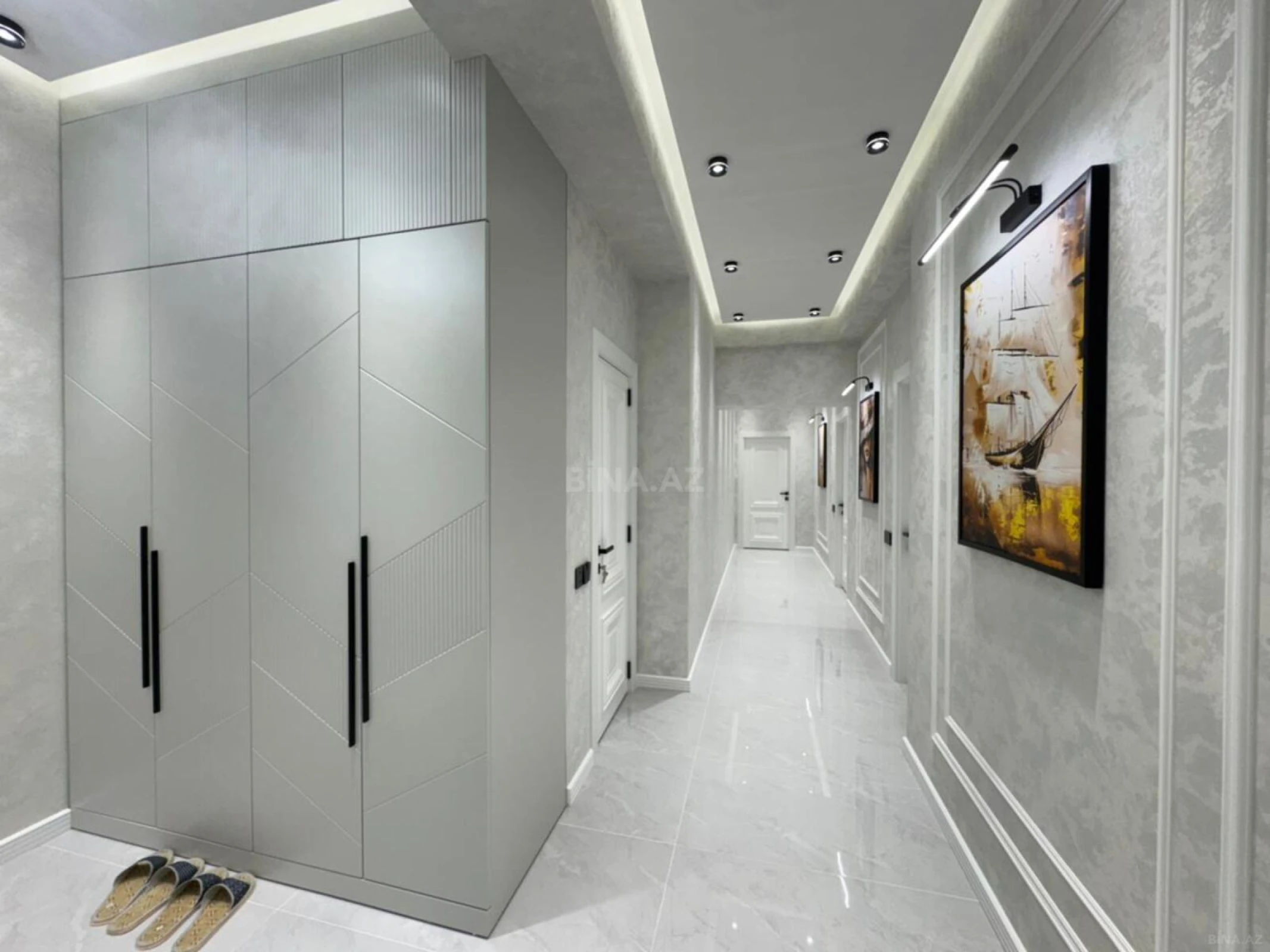 Satılır 3 otaqlı mənzil 105 m²