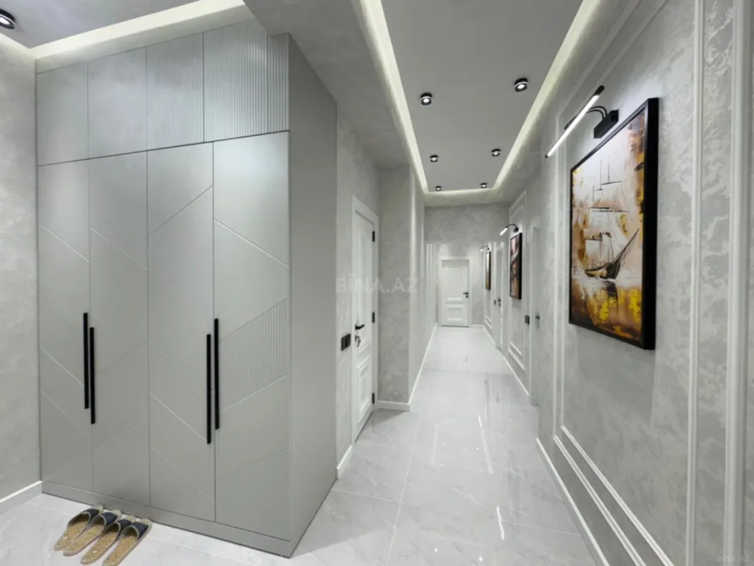 Satılır 3 otaqlı mənzil 105 m²