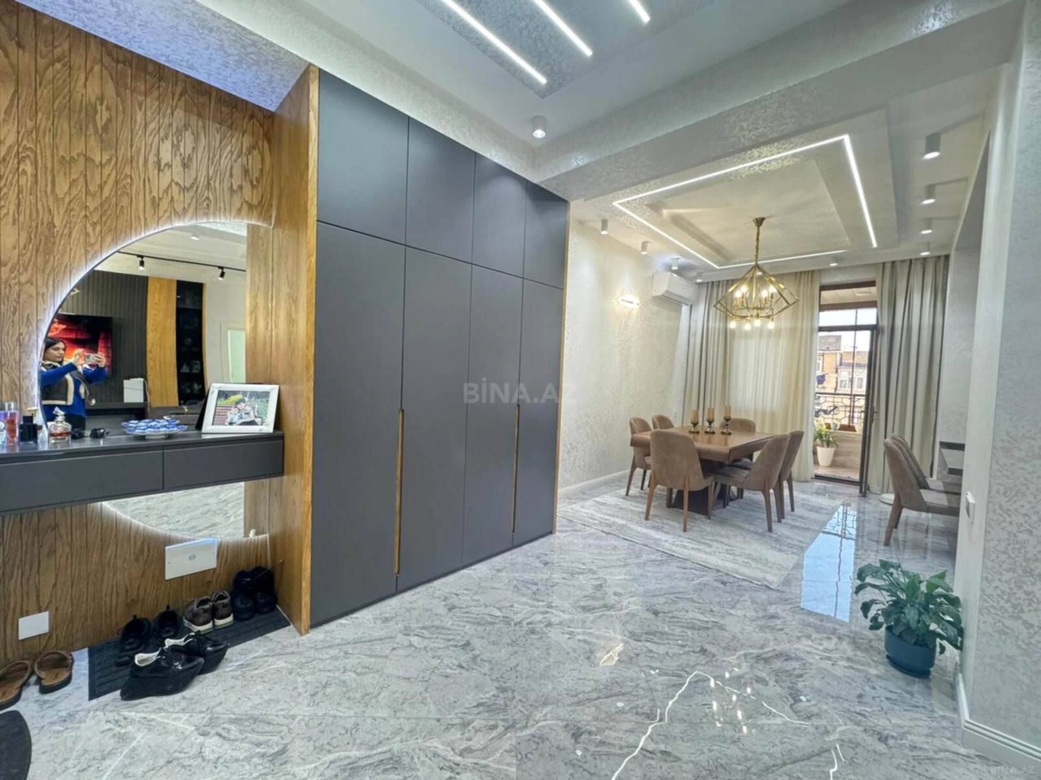 Satılır 3 otaqlı mənzil 153 m²