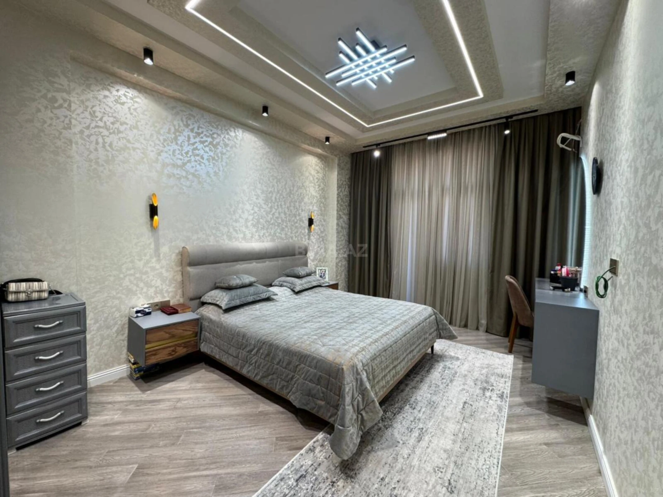 Satılır 3 otaqlı mənzil 153 m²