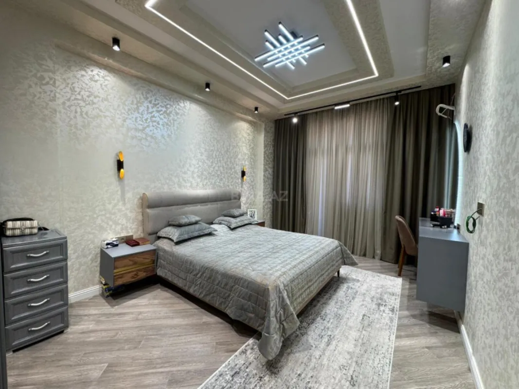 Satılır 3 otaqlı mənzil 153 m²