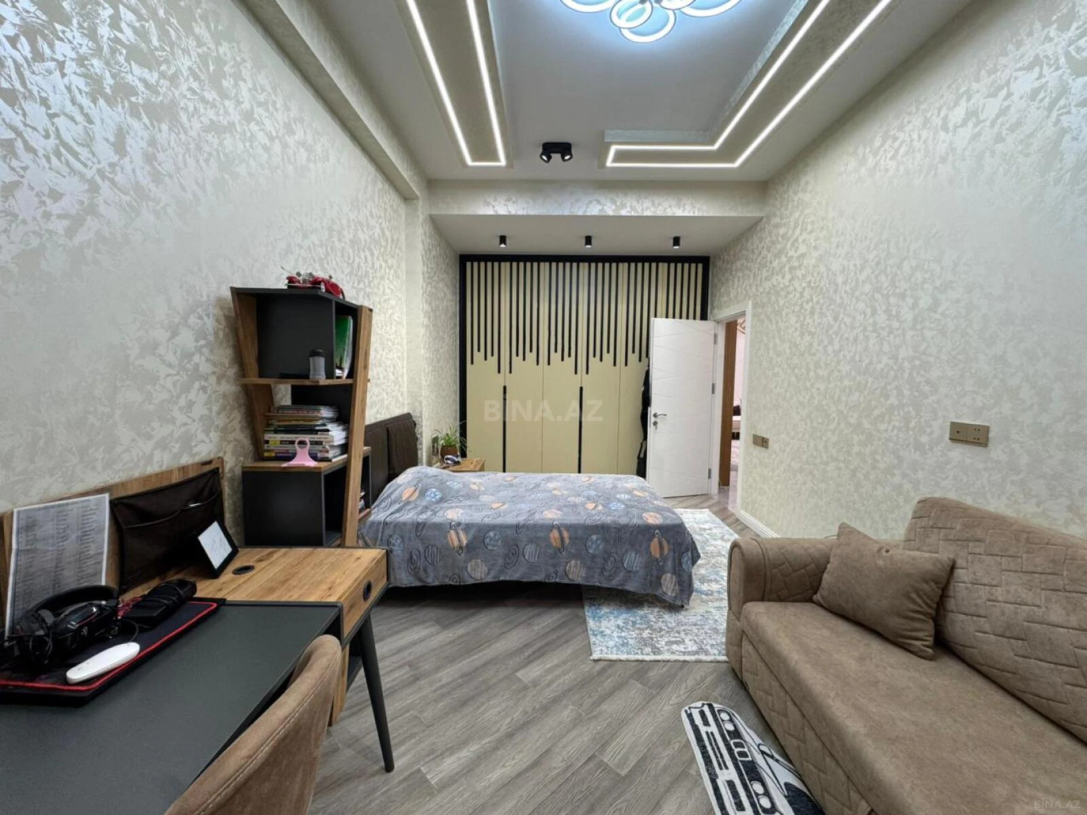 Satılır 3 otaqlı mənzil 153 m²