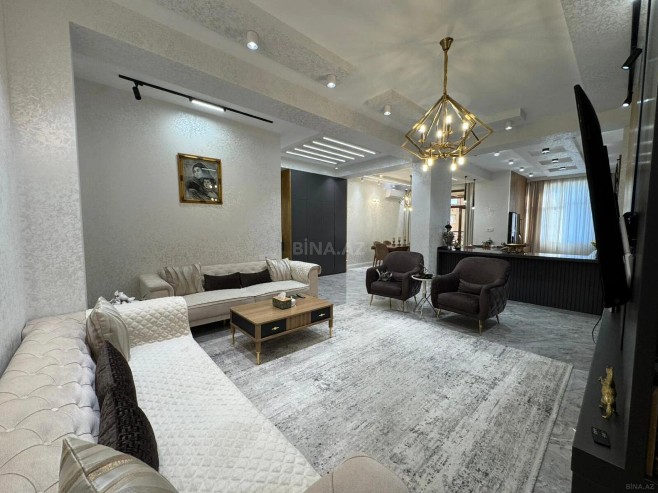 Satılır 3 otaqlı mənzil 153 m²