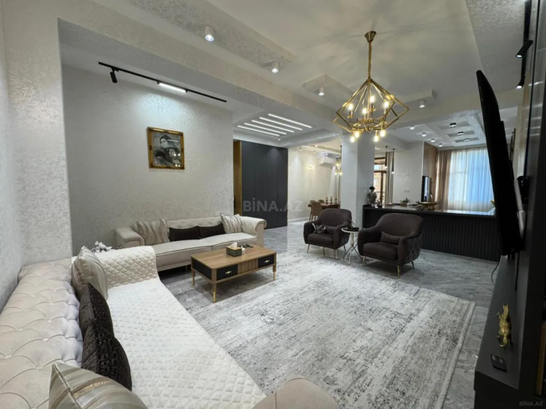 Satılır 3 otaqlı mənzil 153 m²