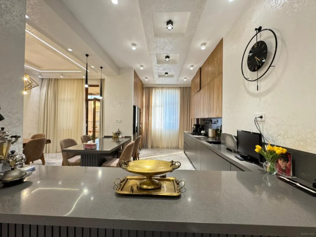 Satılır 3 otaqlı mənzil 153 m²