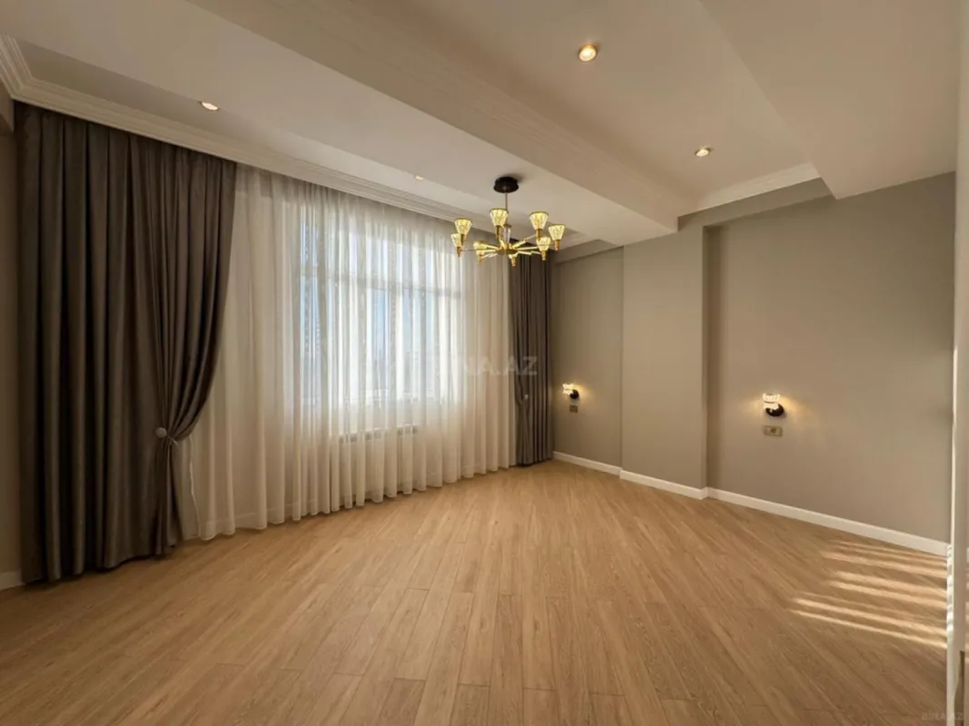 Satılır 3 otaqlı mənzil 116 m²