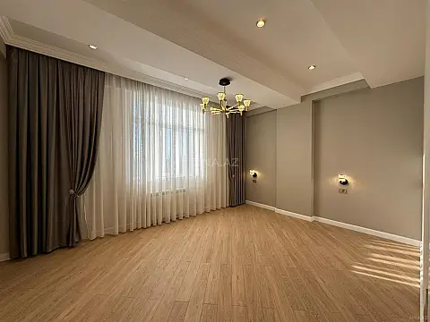 Satılır 3 otaqlı mənzil 116 m²