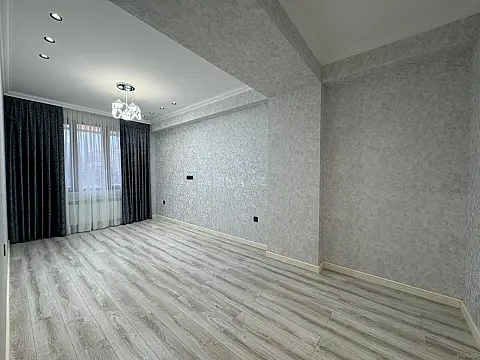 Satılır 3 otaqlı mənzil 145 m²