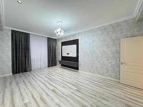 Satılır 3 otaqlı mənzil 145 m²