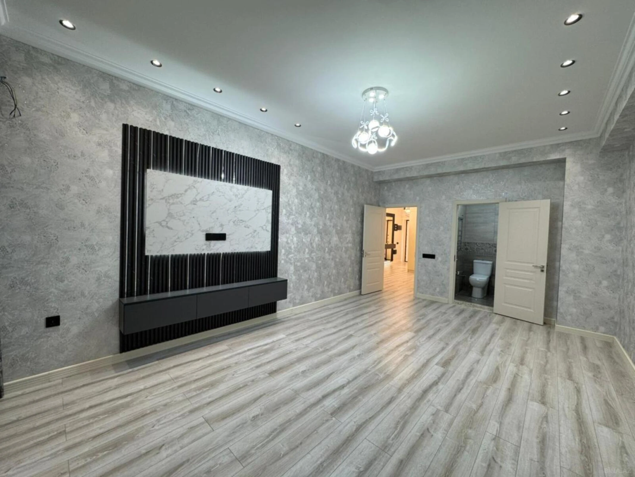 Satılır 3 otaqlı mənzil 145 m²